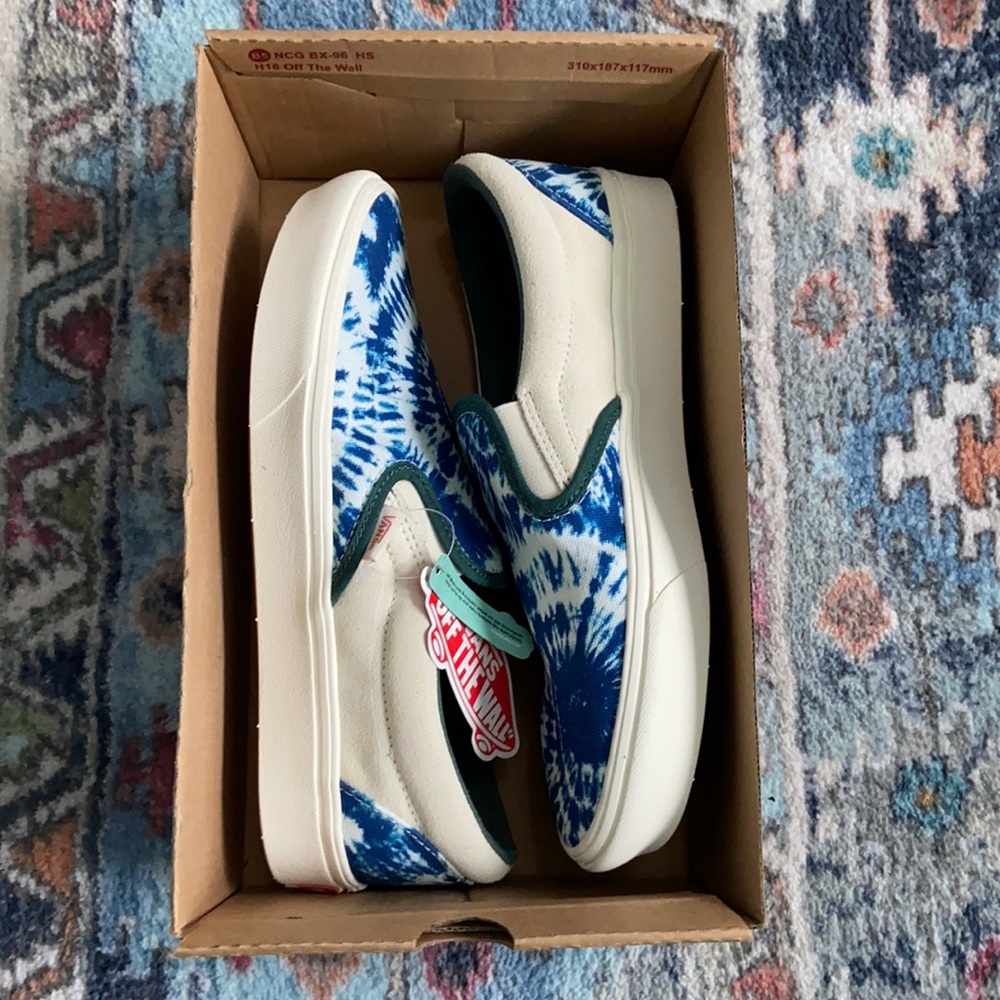 Blue tie dye slip on vans size 9.5